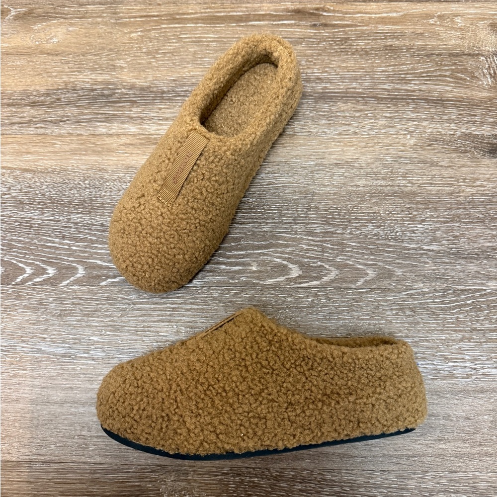 NWOT Bombas Sunday Slippers - Camel